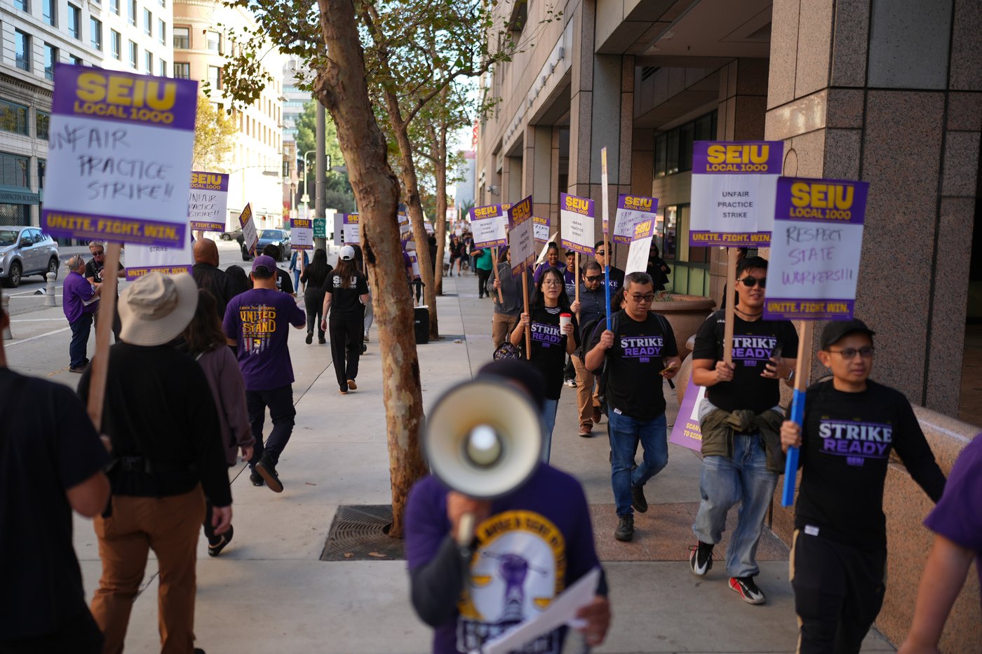 California state workers begin 1-day strike over return-to-office mandate, pay and healthcare | iNFOnews.ca California state workers begin 1-day strike over return-to-office mandate, pay and healthcare | iNFOnews.ca