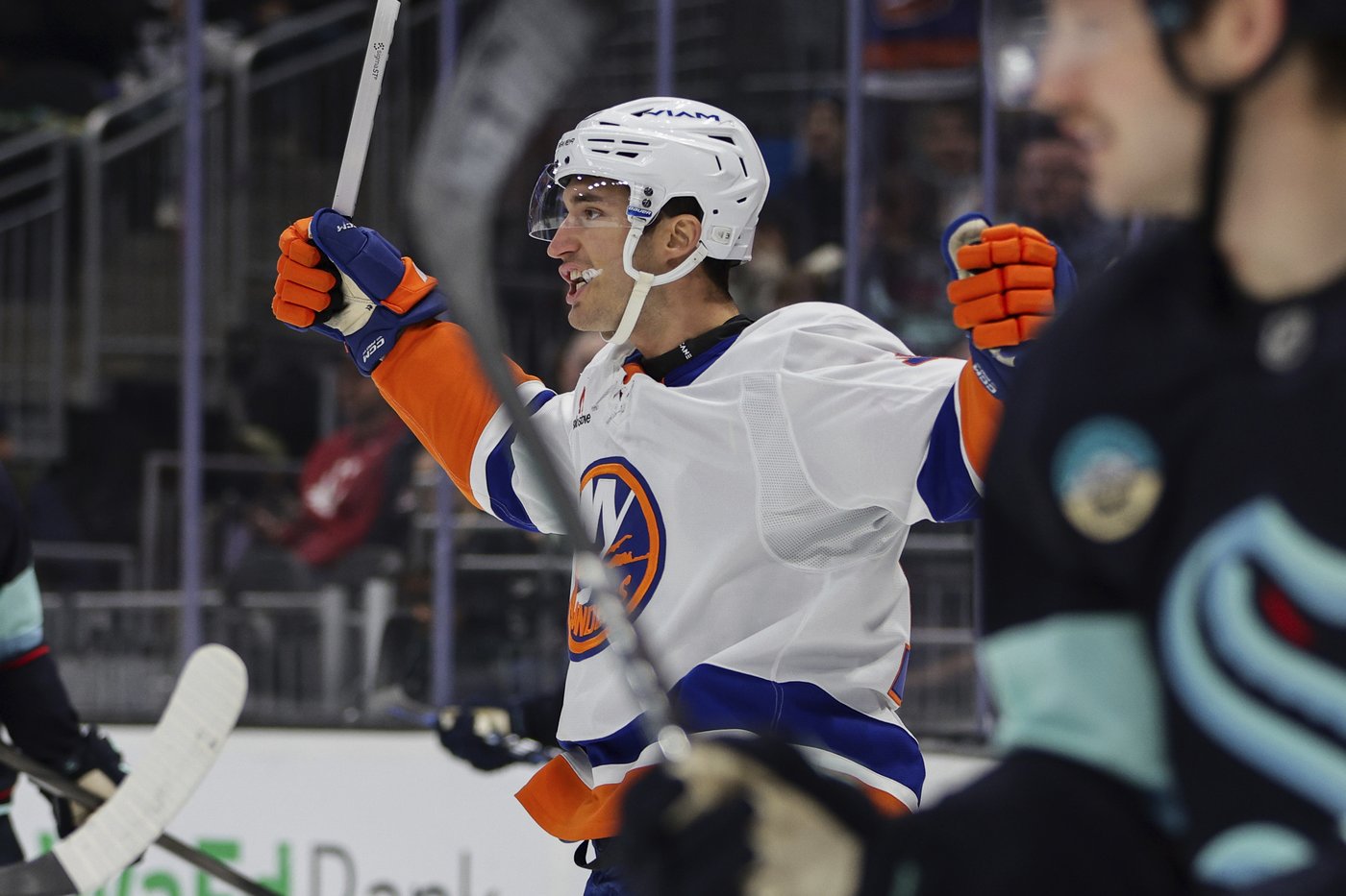 Oleksiak gets tiebreaking goal late in 3rd period, Kraken beat Islanders 3-2 for 4th straight win | iNFOnews.ca Oleksiak gets tiebreaking goal late in 3rd period, Kraken beat Islanders 3-2 for 4th straight win | iNFOnews.ca