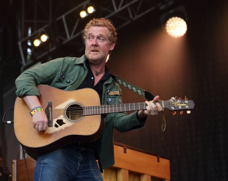 Oscar-winning Irish singer-songwriter Glen Hansard dies in Dublin motorcycle crash | iNFOnews.ca