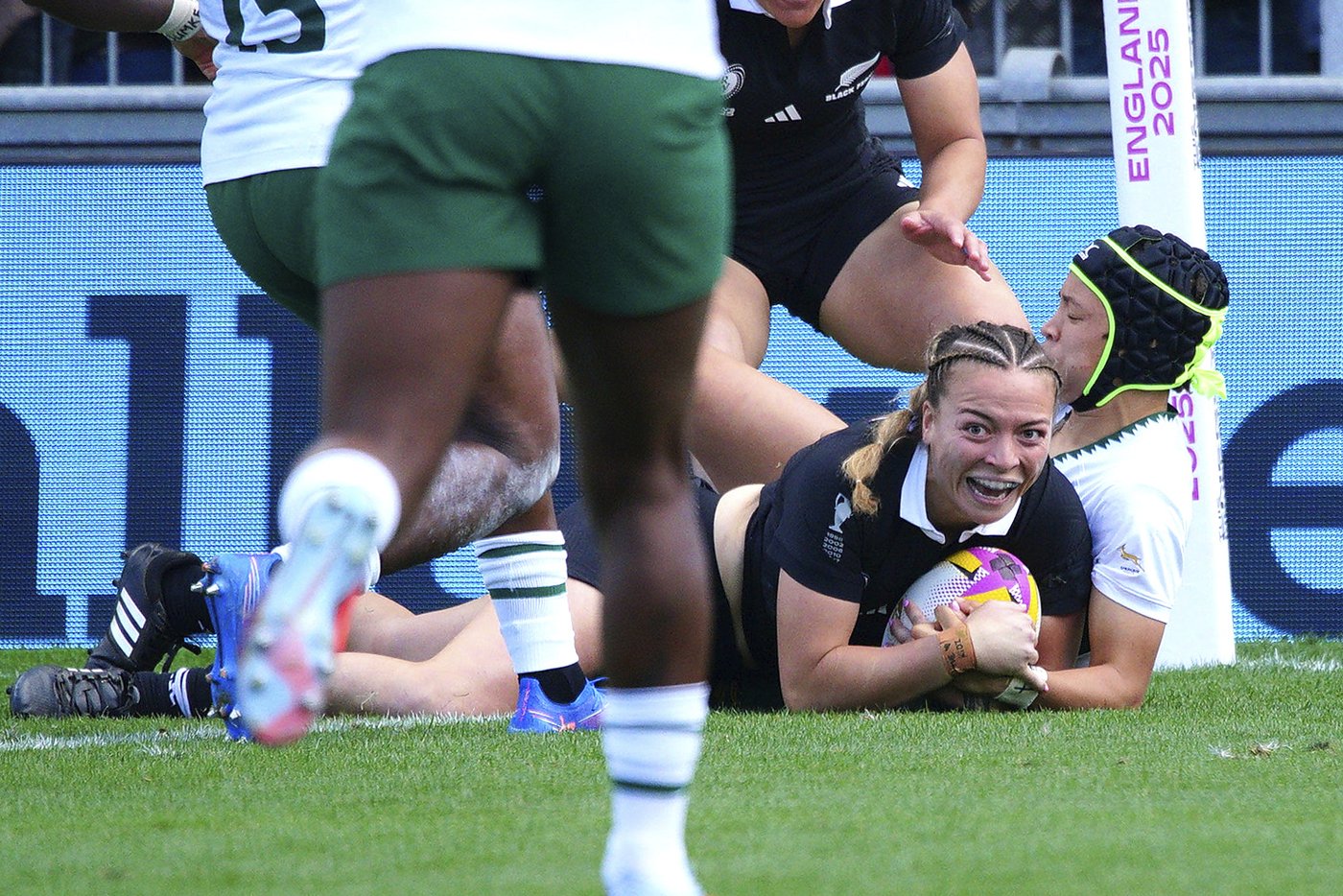 New Zealand and Canada set up Women's Rugby World Cup semifinal | iNFOnews.ca
