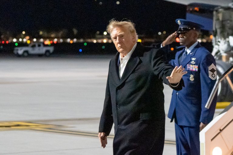 Trump campaigns in Arizona and Montana on 2nd day of Western swing to help boost GOP candidates | iNFOnews.ca