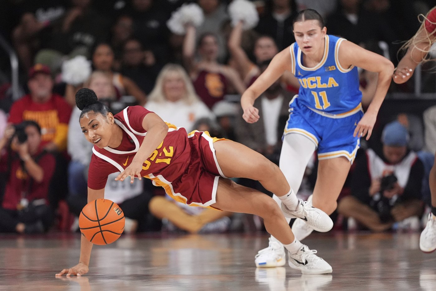 No. 1 UCLA ends its run as nation's lone unbeaten team with upset loss to crosstown rival USC | iNFOnews.ca