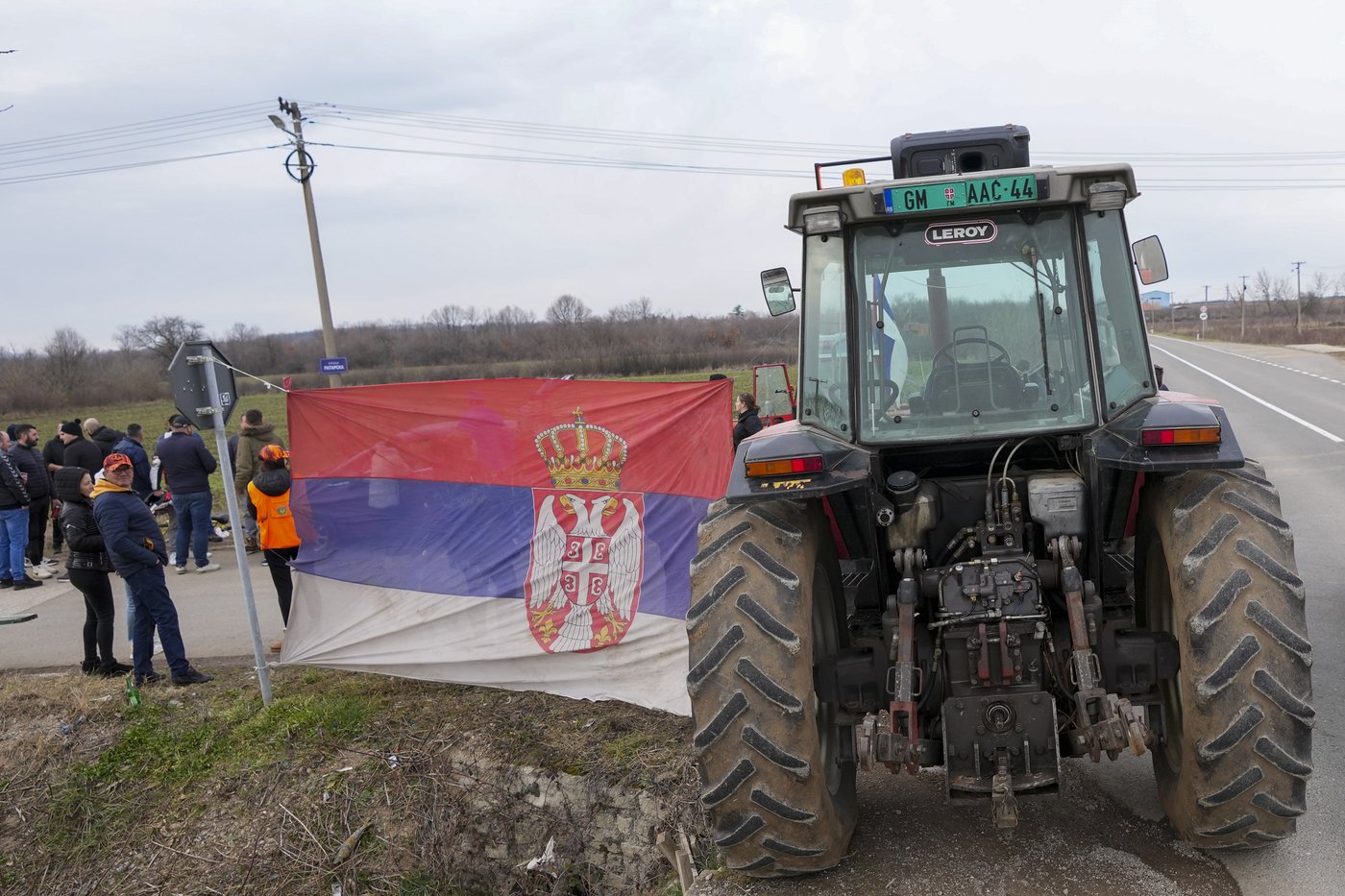 Serbia's protesting students and supporters of the president hold parallel rallies as tensions spike | iNFOnews.ca Serbia's protesting students and supporters of the president hold parallel rallies as tensions spike | iNFOnews.ca