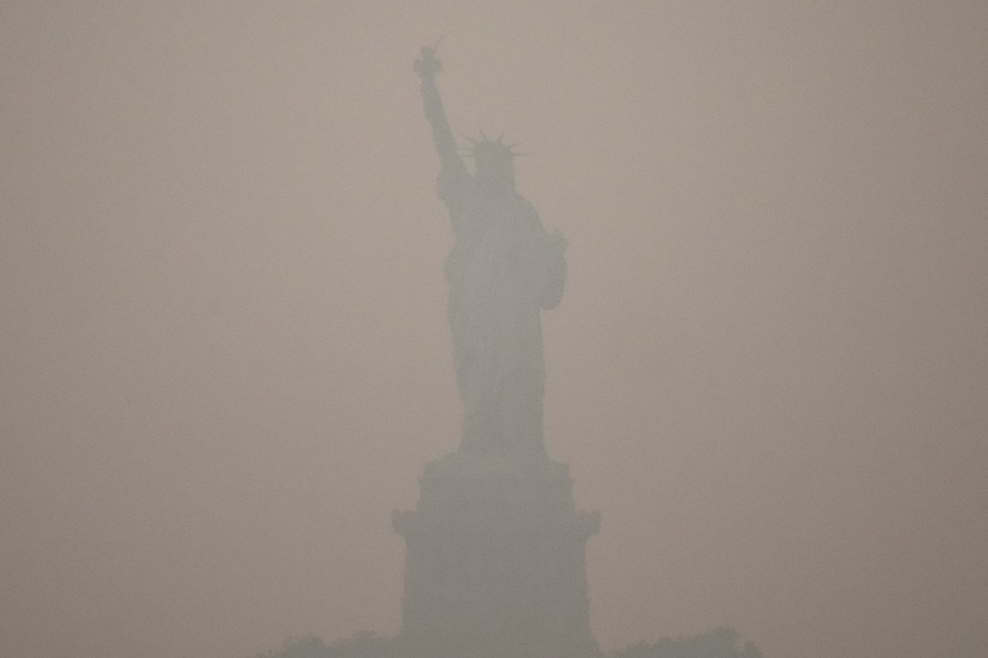 Fact File: Trump blames Canada, but experts say countries tackle wildfires similarly | iNFOnews.ca
