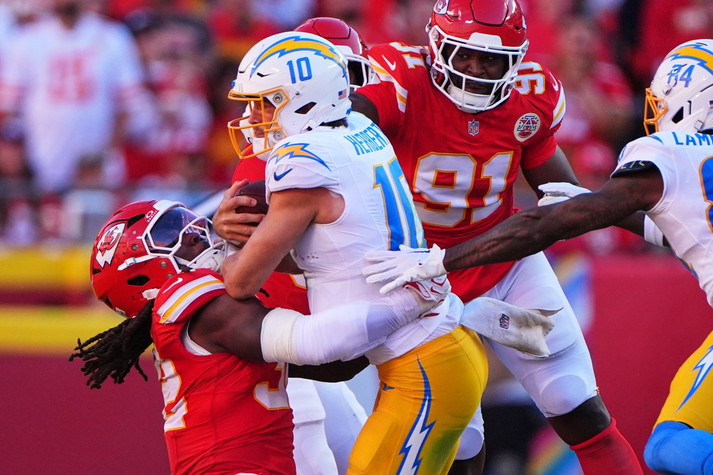 Chiefs move to 5-0 as Kenneth Walker runs for two TDs in a 22-6 win over Chargers | iNFOnews.ca Chiefs move to 5-0 as Kenneth Walker runs for two TDs in a 22-6 win over Chargers | iNFOnews.ca