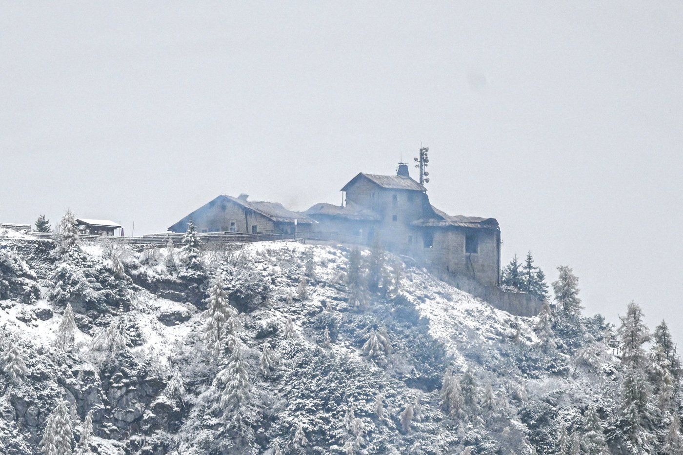 A fire devastates the Eagle's Nest retreat built for Hitler in Germany. A suspect is detained | iNFOnews.ca