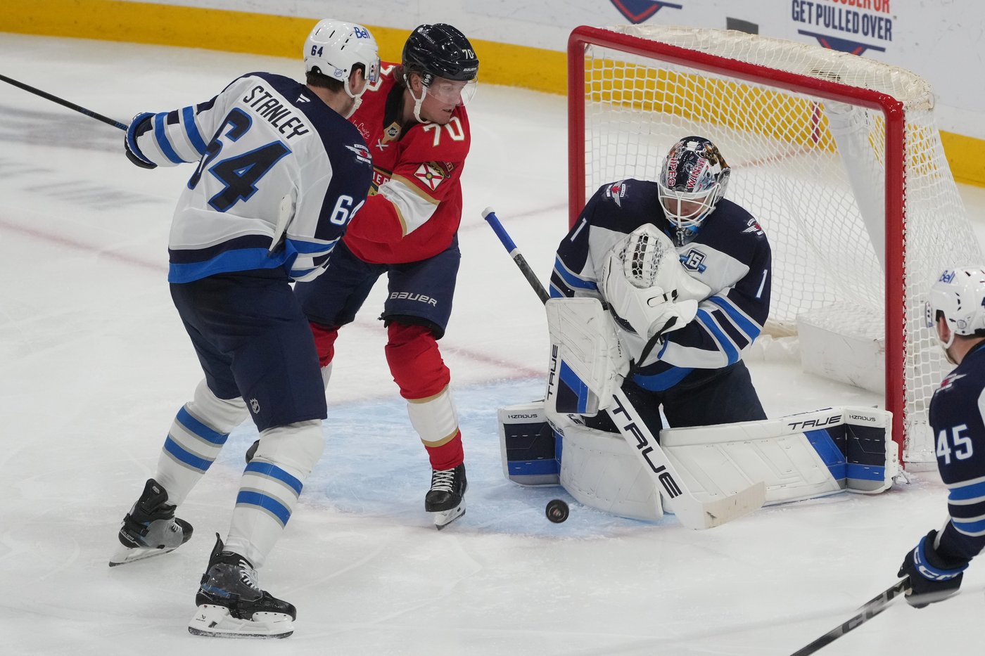 Scheifele's late goal lifts Jets to 2-1 win over Panthers, who drop their 3rd in a row | iNFOnews.ca
