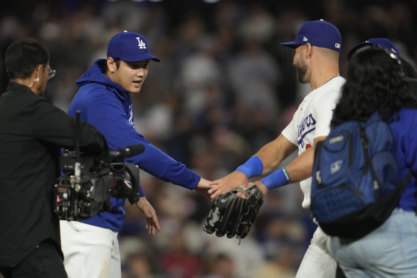 Ohtani sets MLB record with homer and stolen base in same game in Dodgers' 6-4 win over Rockies | iNFOnews.ca Ohtani sets MLB record with homer and stolen base in same game in Dodgers' 6-4 win over Rockies | iNFOnews.ca