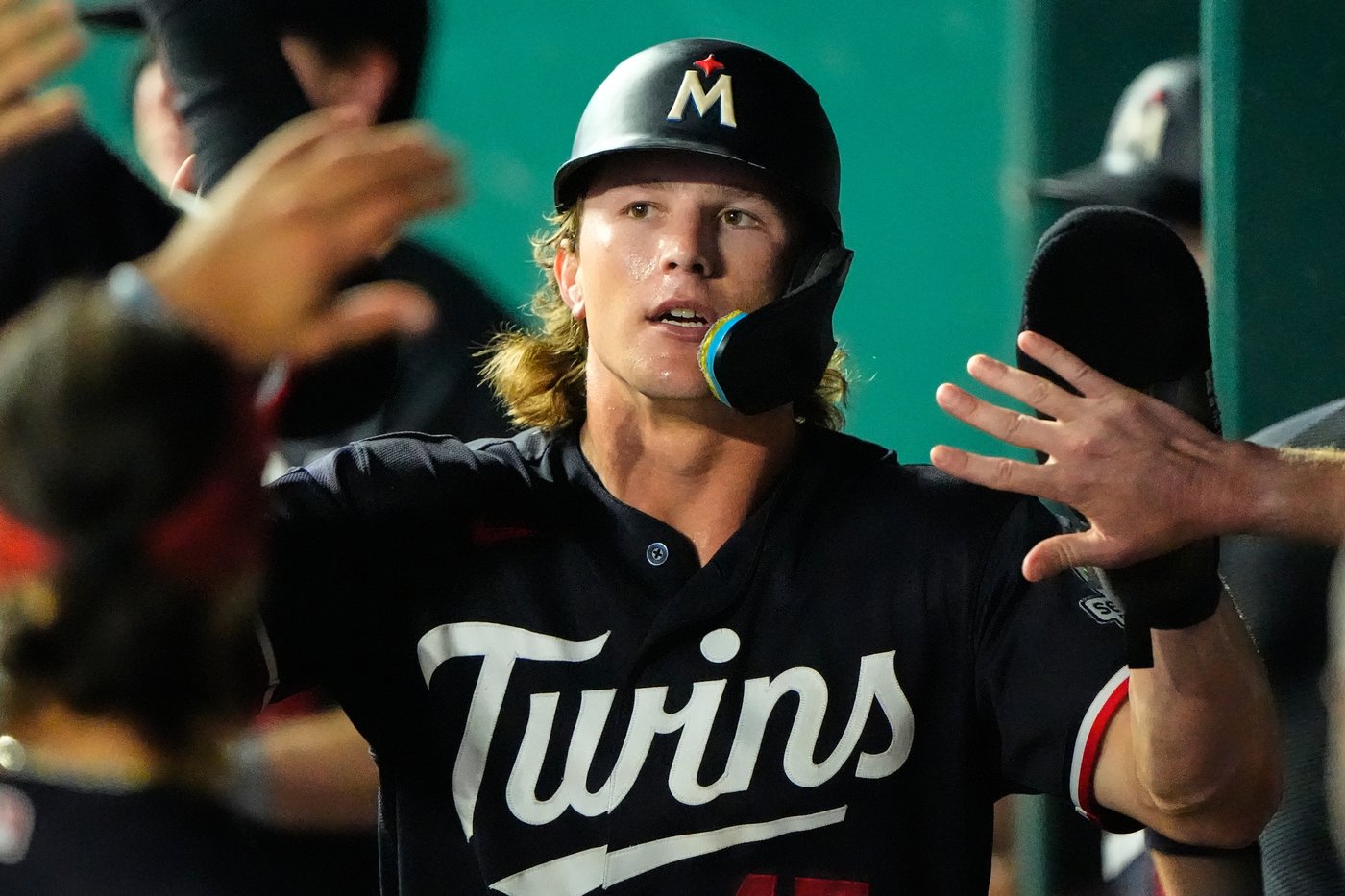 Brooks Lee's 2-run single in 8th lifts Twins to 4-3 win over Royals | iNFOnews.ca