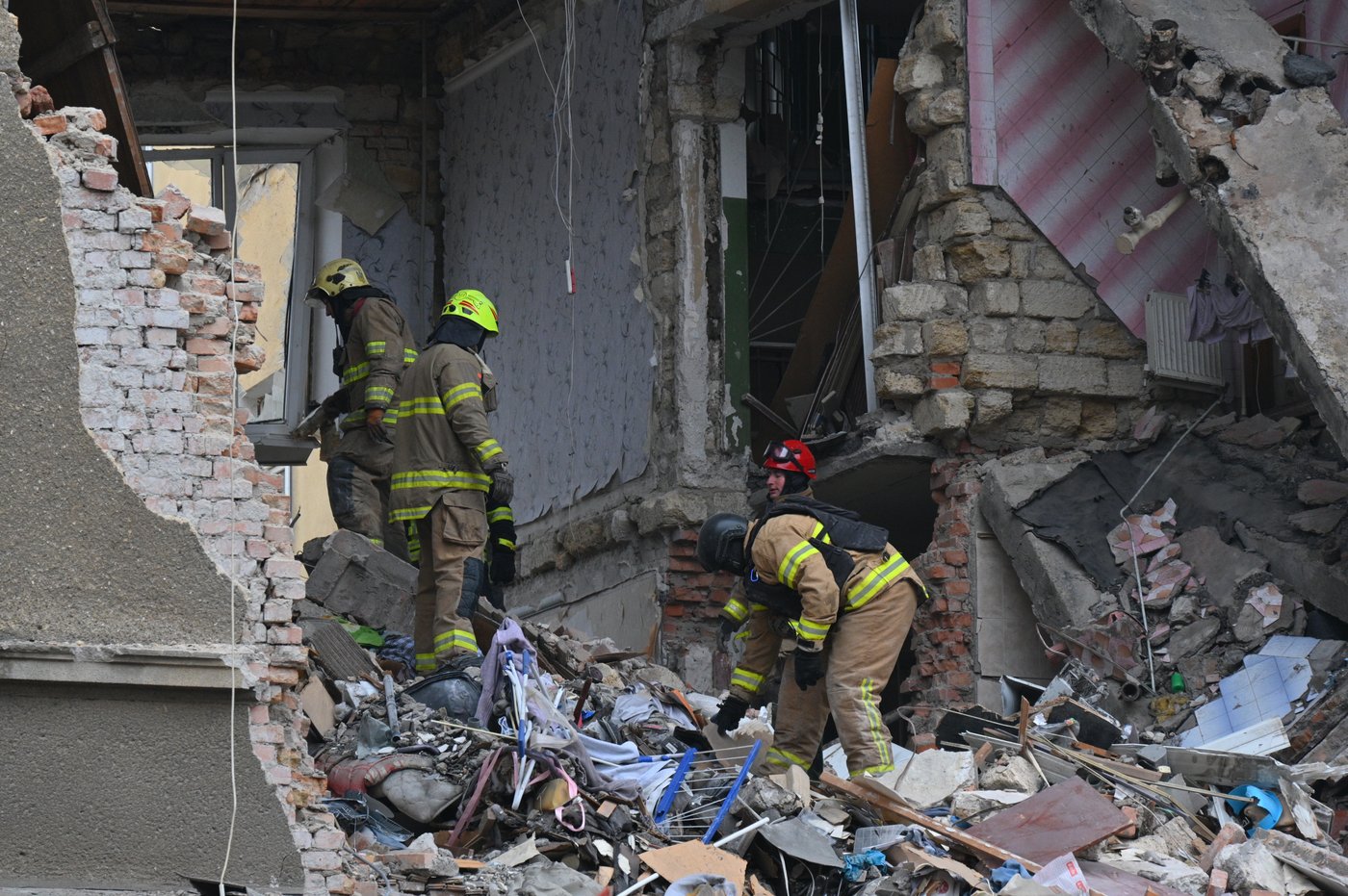 Russian drones kill 3 and wound children in Ukraine as Zelenskyy urges speedier diplomacy | iNFOnews.ca Russian drones kill 3 and wound children in Ukraine as Zelenskyy urges speedier diplomacy | iNFOnews.ca