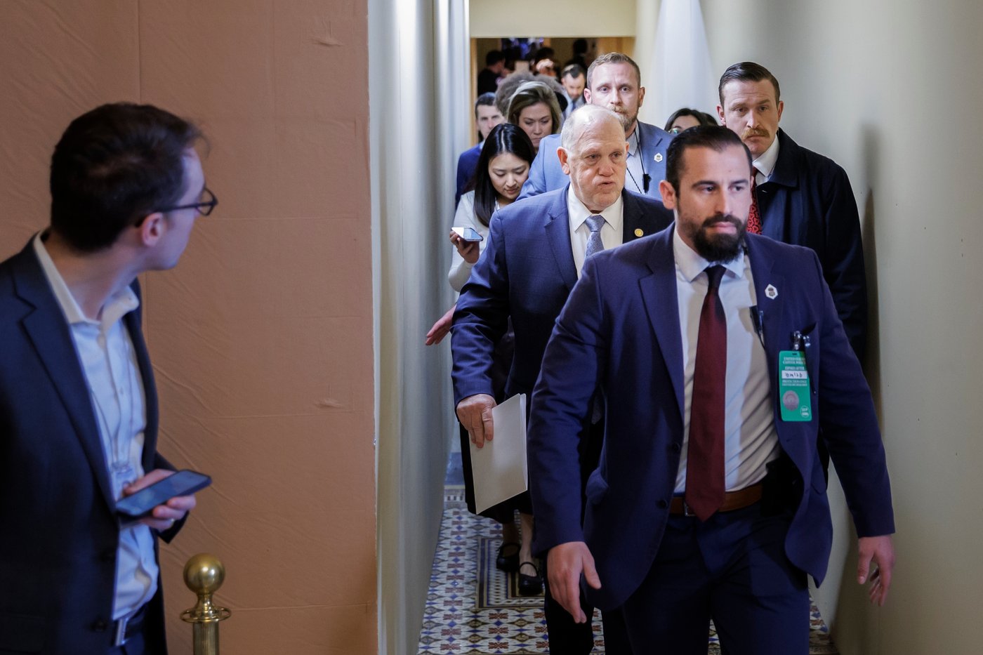 White House officials and senators meet on DHS shutdown, a small sign of progress | iNFOnews.ca White House officials and senators meet on DHS shutdown, a small sign of progress | iNFOnews.ca