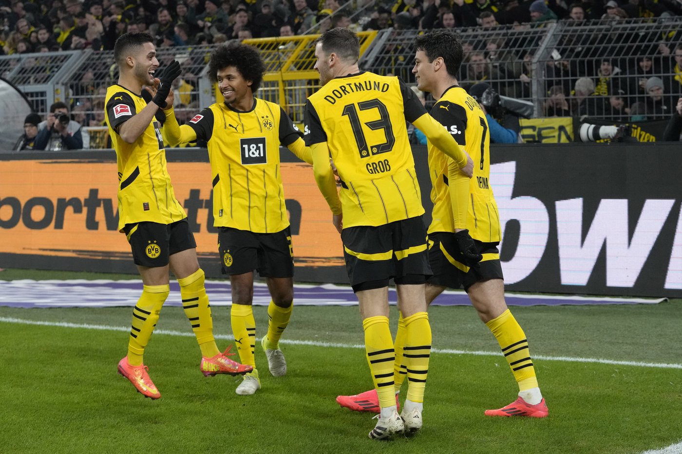 Gio Reyna scores for Borussia Dortmund on his 1st Bundesliga start of the season | iNFOnews.ca