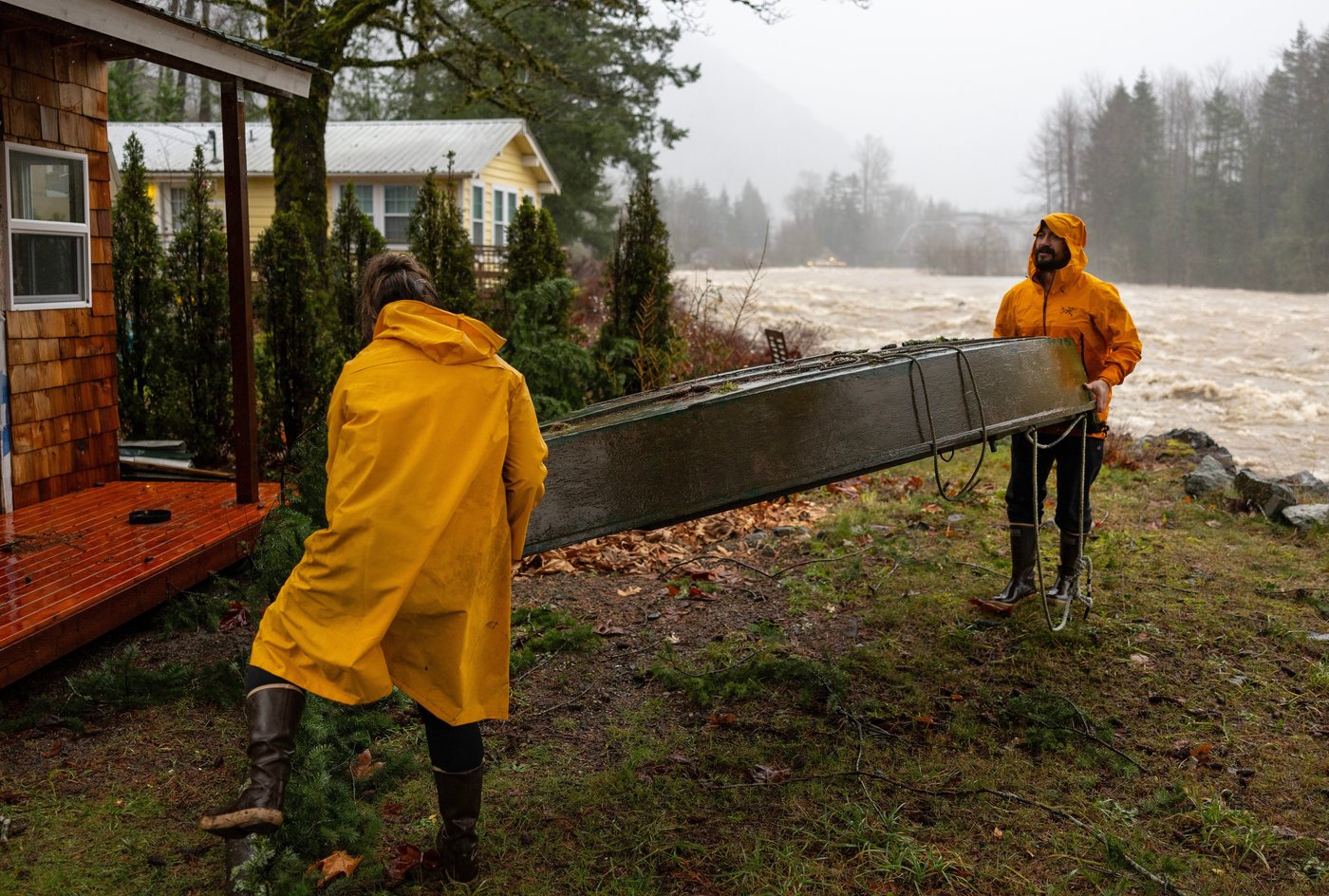 Record flooding threatens Washington as more heavy rain pounds the Northwest | iNFOnews.ca