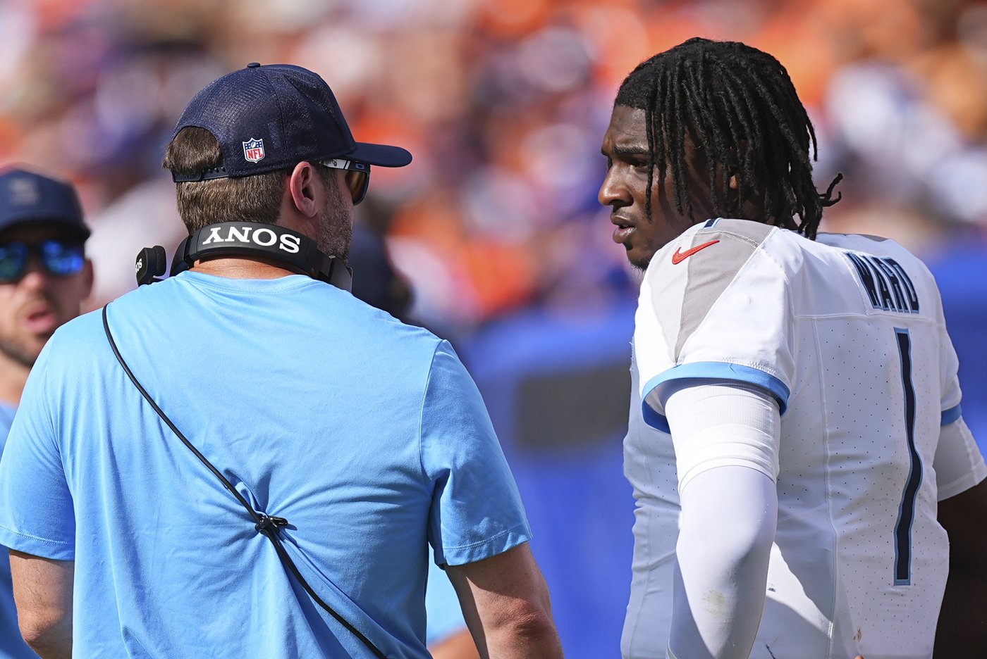 Denver's defense swarms top overall draft pick as Titans' Cam Ward loses NFL debut | iNFOnews.ca