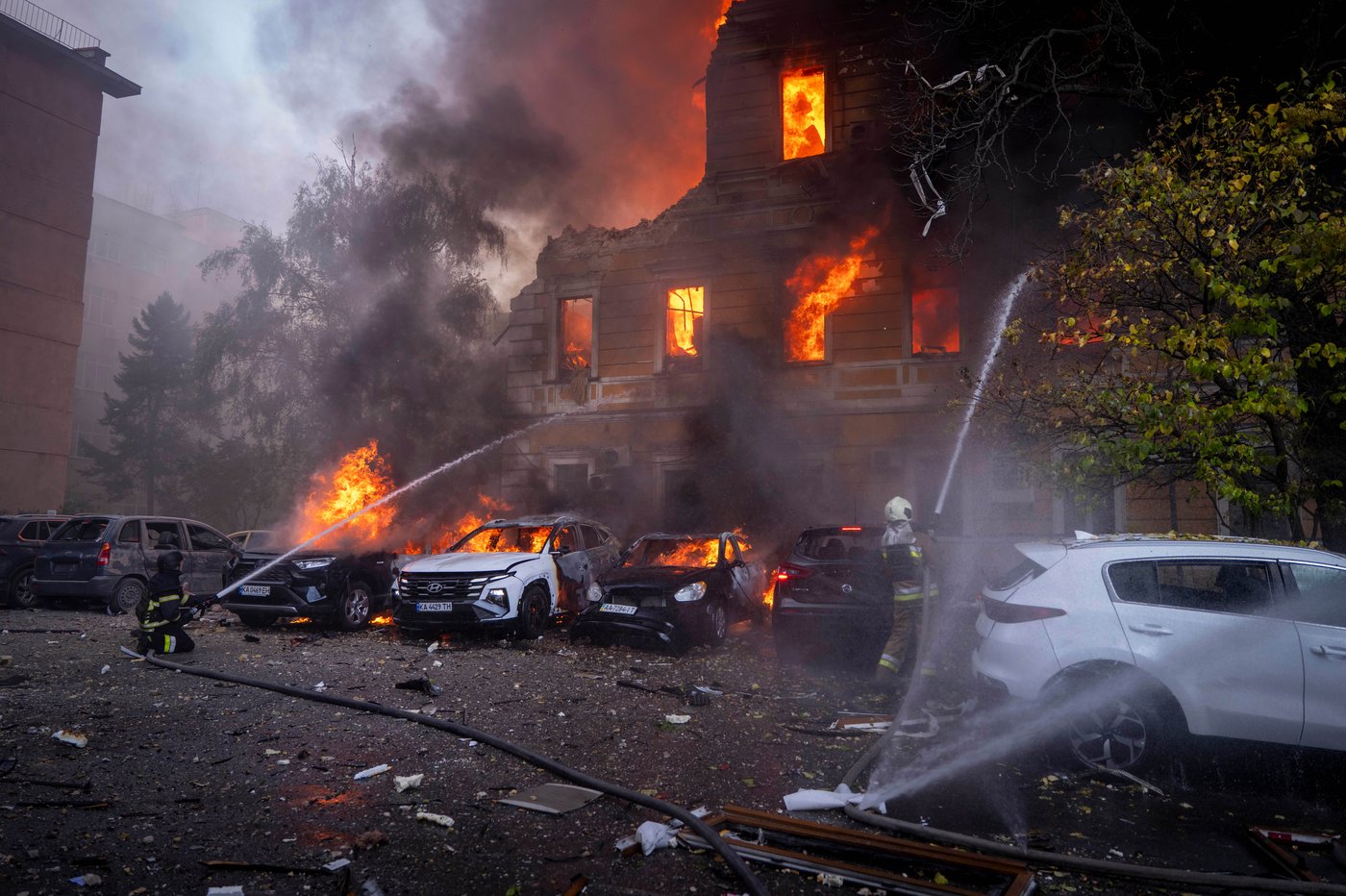 Russian drones hammer apartments, offices and a cultural landmark in Ukraine, killing 7 | iNFOnews.ca