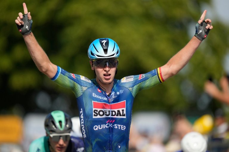 Merlier wins stage 8 of Tour as race favorite Pogacar keeps yellow jersey | iNFOnews.ca