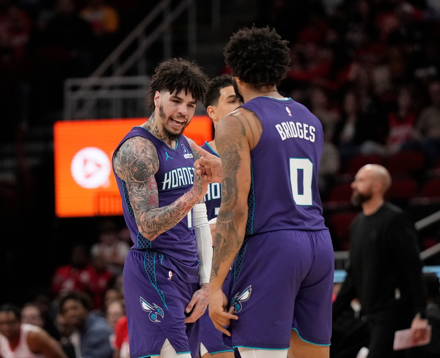 Hornets beat Rockets 109-99 for eighth straight win | iNFOnews.ca