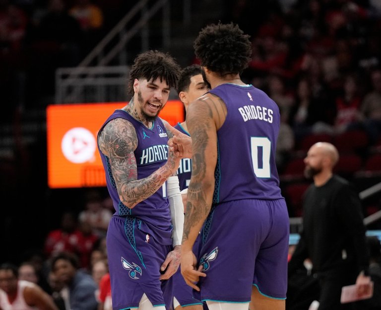 Hornets beat Rockets 109-99 for eighth straight win | iNFOnews.ca