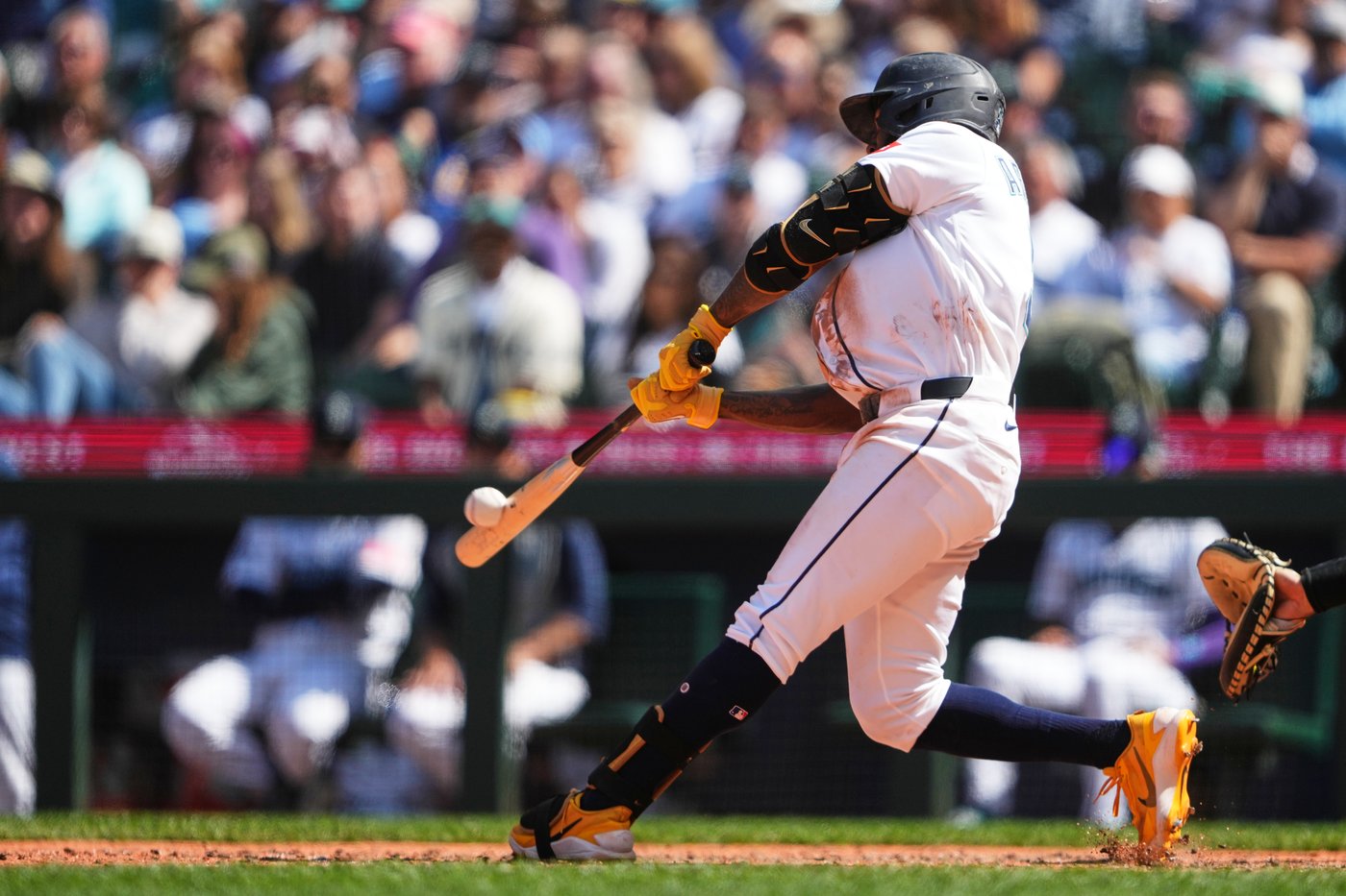 Jhonny Pereda hits 1st MLB home run as Mariners beat White Sox 5-4 to win 3-game series | iNFOnews.ca Jhonny Pereda hits 1st MLB home run as Mariners beat White Sox 5-4 to win 3-game series | iNFOnews.ca