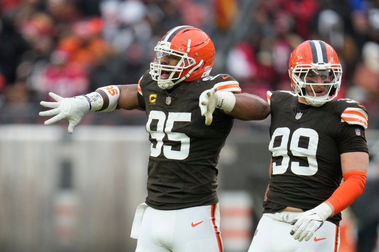 Browns' Myles Garrett needs 4 sacks for the NFL single-season record. Could it happen vs. Titans? | iNFOnews.ca