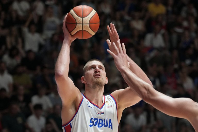 Jokic reaffirms desire to stay with Nuggets for entire career, plans on waiting to sign extension | iNFOnews.ca