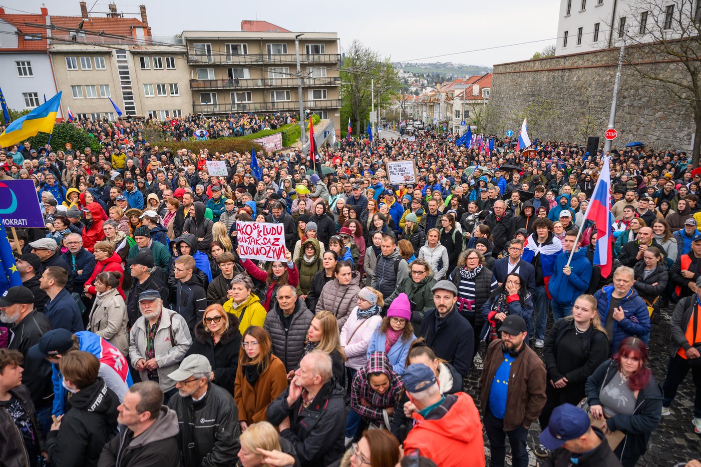 Slovaks rally against populist Prime Minister Fico's plan to scrap mail voting from abroad | iNFOnews.ca