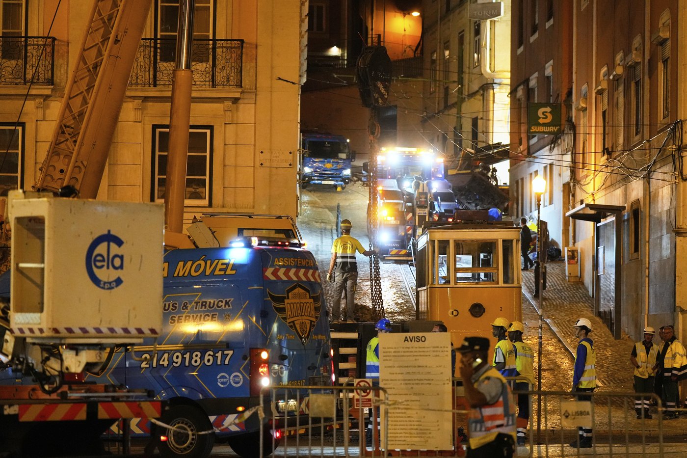 Portuguese police say two Canadians dead in Lisbon streetcar crash | iNFOnews.ca Portuguese police say two Canadians dead in Lisbon streetcar crash | iNFOnews.ca