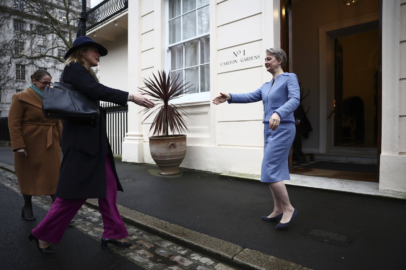 UK and Germany sign deal against people smugglers as Europe struggles to halt Channel crossings | iNFOnews.ca