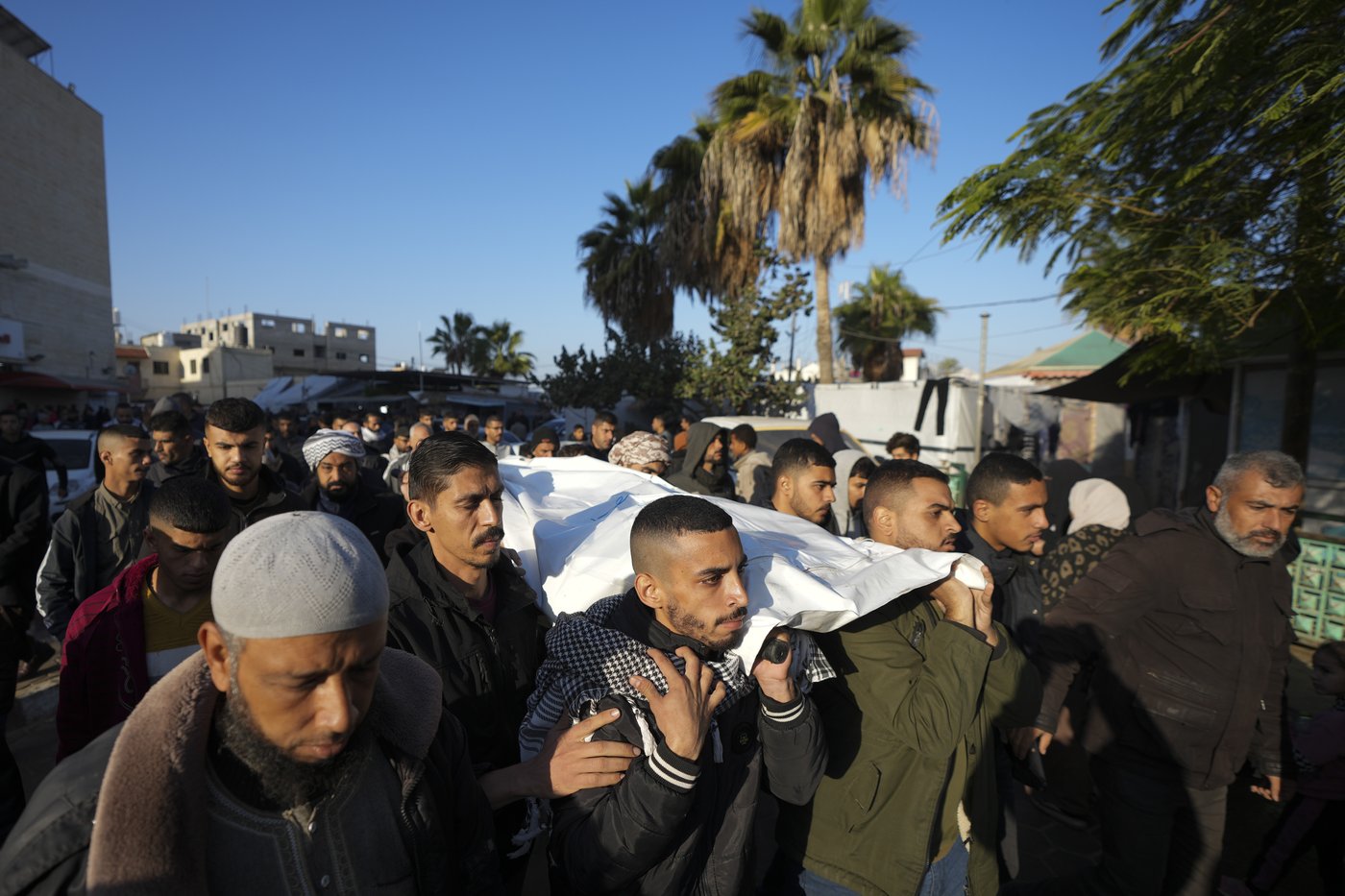 Israeli strikes on a Gaza tent camp kill at least 21 people, hospital says | iNFOnews.ca Israeli strikes on a Gaza tent camp kill at least 21 people, hospital says | iNFOnews.ca
