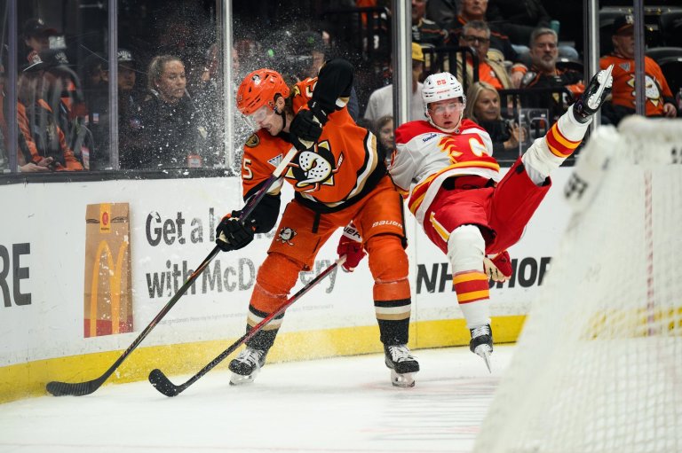 Strome scores against former team, Ducks' late-season skid extends to 5 games with 5-3 loss to Flames | iNFOnews.ca