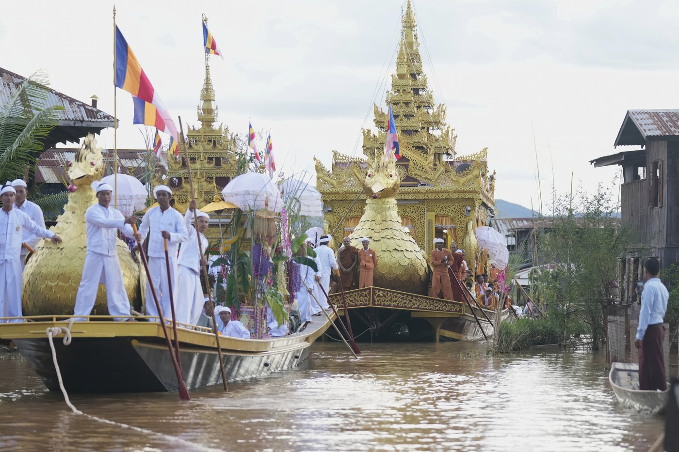Spectacular lake festival in Myanmar shines despite political upheaval and natural disasters | iNFOnews.ca Spectacular lake festival in Myanmar shines despite political upheaval and natural disasters | iNFOnews.ca