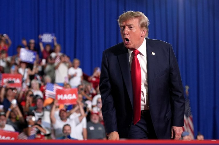 CP NewsAlert: Trump threatens to hike tariffs on Canada starting in January | iNFOnews.ca