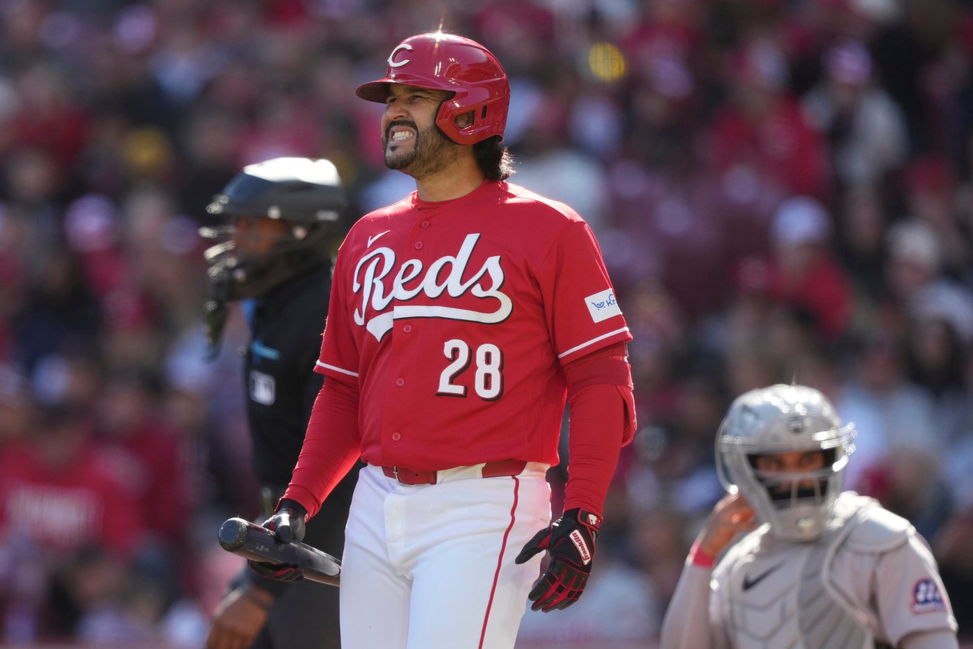 Dane Myers hits game-winning single in the 11th as the Reds beat the Red Sox 6-5 | iNFOnews.ca