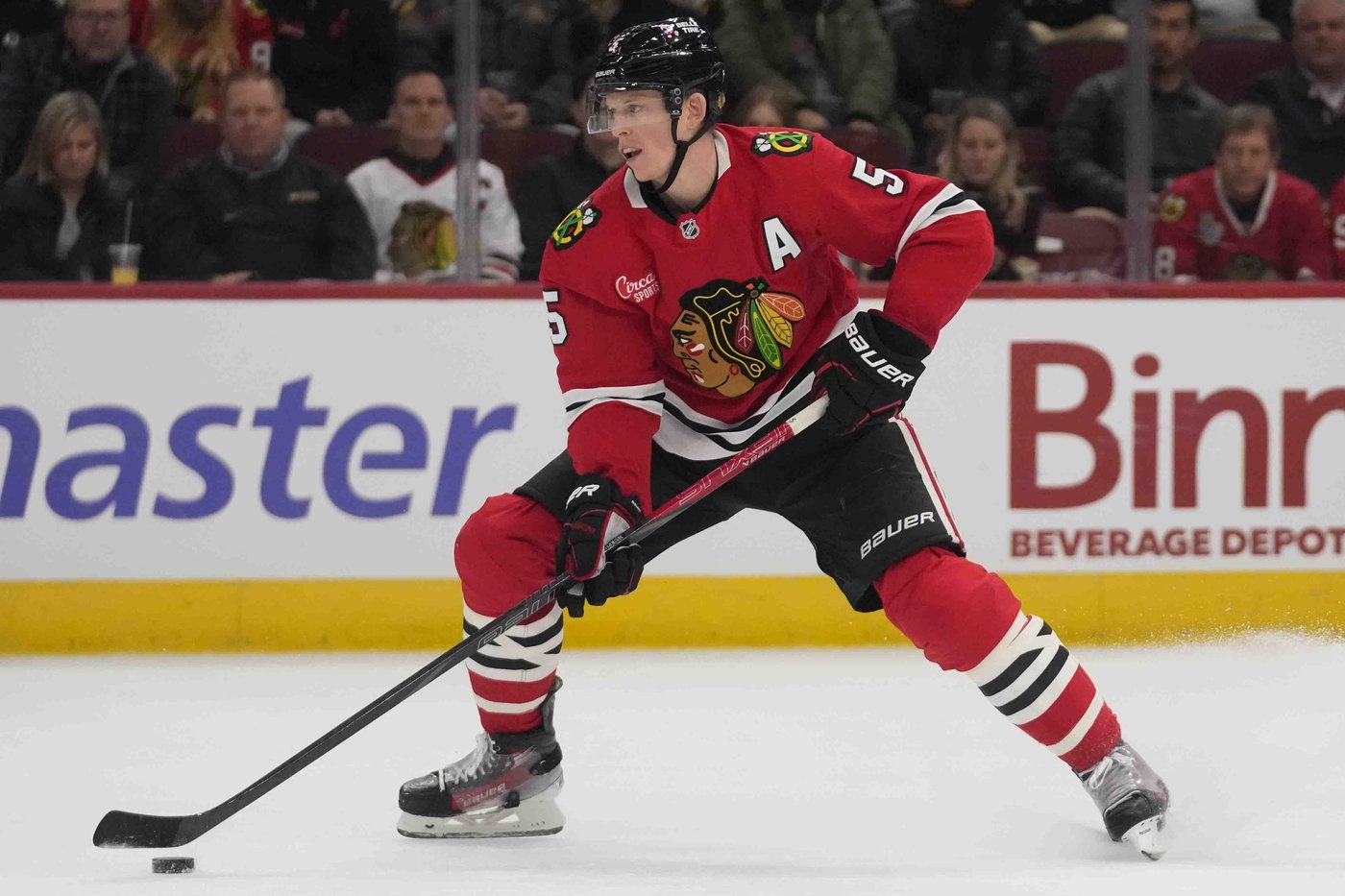 Marchand and Geekie help the Bruins beat the Blackhawks 4-2 for their 3rd consecutive win | iNFOnews.ca