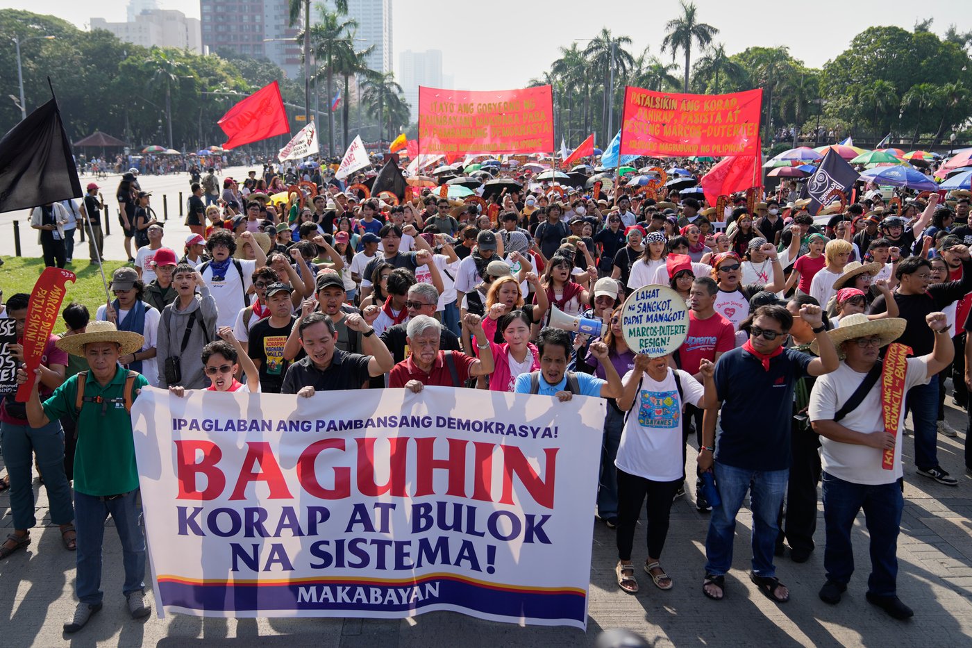 Philippine president says 7 suspects in corruption scandal have been detained, others being sought | iNFOnews.ca