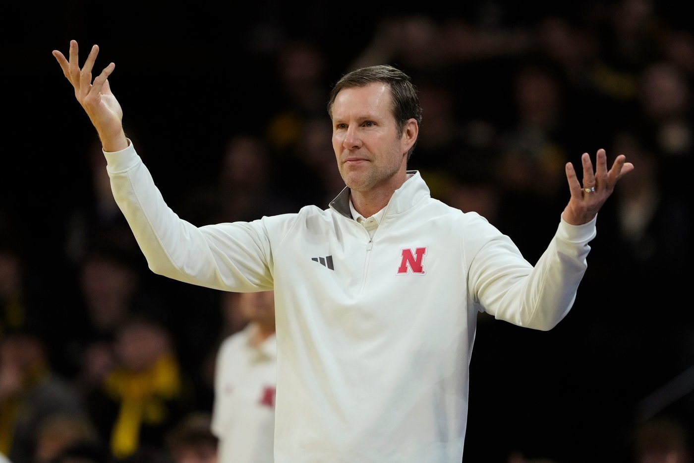 Iowa apologizes for security breach that allowed fan to approach Hoiberg during postgame handshake | iNFOnews.ca