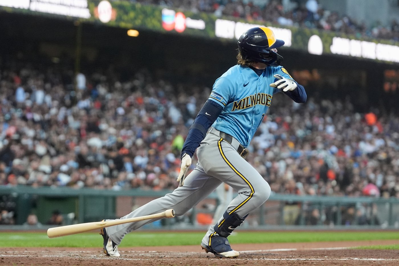 Brice Turang paces Brewers offense in 8-2 win over Giants | iNFOnews.ca