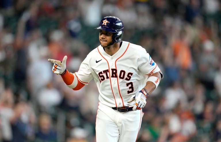 Astros surge past Brewers 9-2 as Christian Walker and Jeremy Peña go deep | iNFOnews.ca