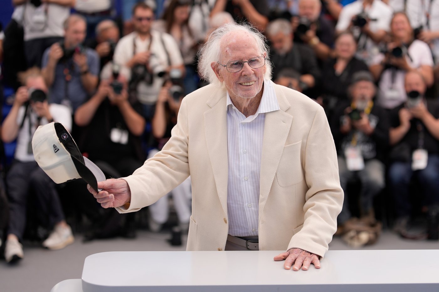 Bruce Dern takes a bow at the Cannes Film Festival with a new documentary on his life | iNFOnews.ca