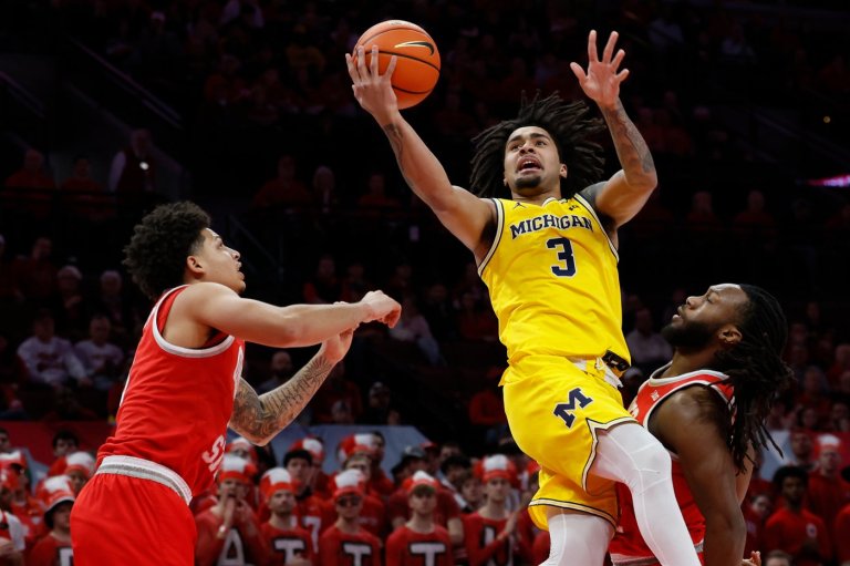 Aday Mara scores 24 points and No. 2 Michigan routs rival Ohio State 82-61 | iNFOnews.ca