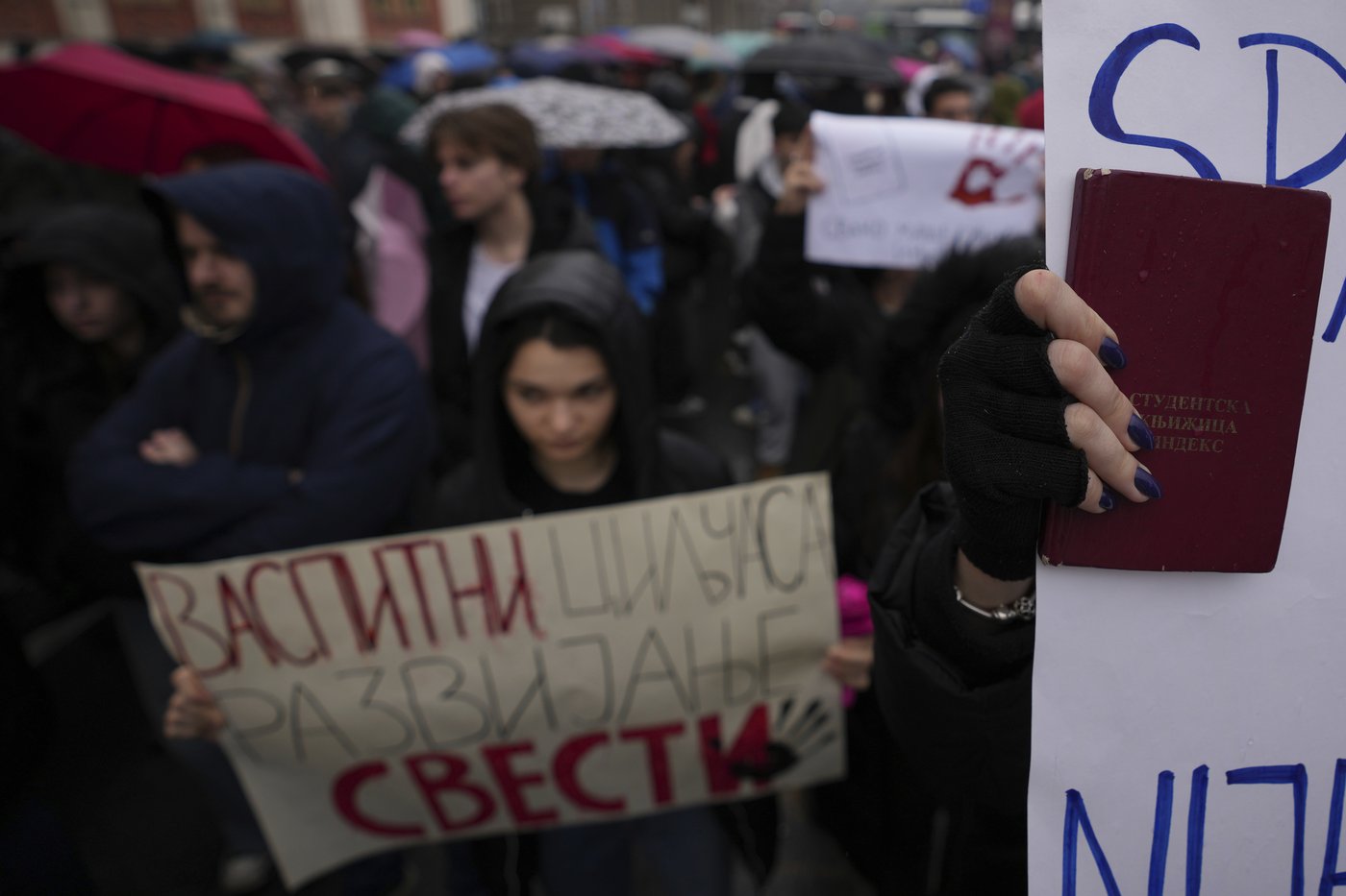 Student protests continue to challenge Serbia's populist government after a deadly canopy collapse | iNFOnews.ca