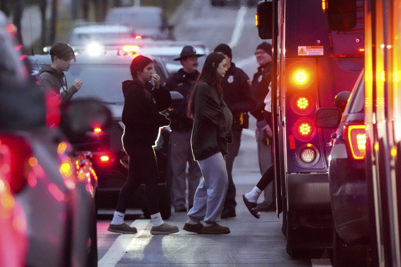 15-year-old girl fatally shoots teacher and teenager at a Christian school in Wisconsin | iNFOnews.ca