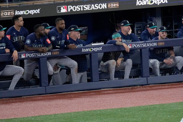 Eight outs from AL pennant, Mariners waste lead and remain only team without a World Series trip | iNFOnews.ca