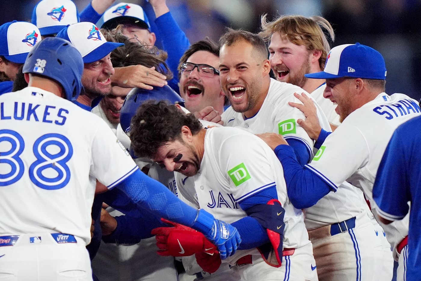 Starter Cease strikes out 12 in Blue Jays debut as Toronto tops Athletics 8-7 | iNFOnews.ca