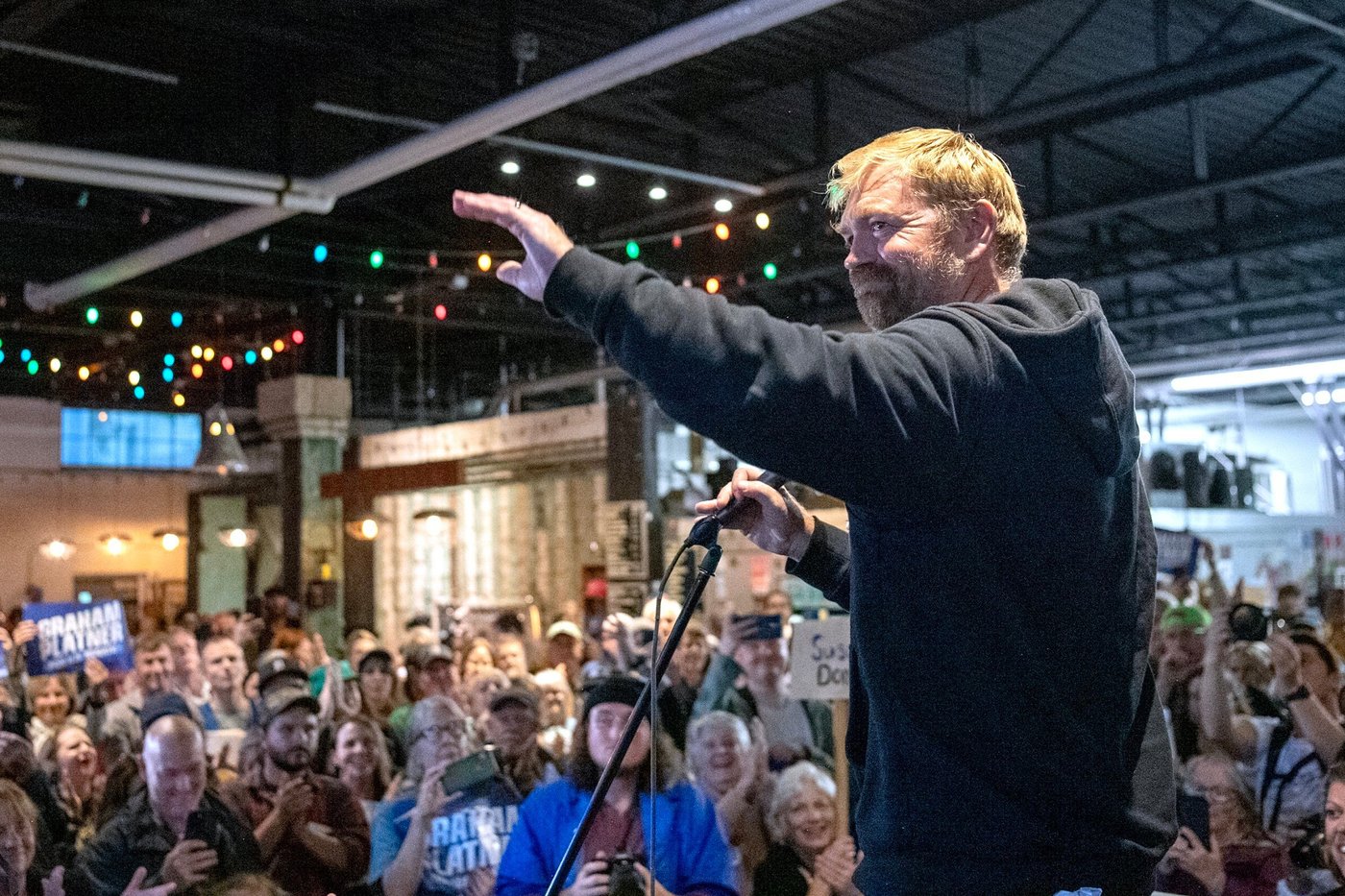How Graham Platner is using trivia games and happy hours to help power his Maine Senate campaign | iNFOnews.ca How Graham Platner is using trivia games and happy hours to help power his Maine Senate campaign | iNFOnews.ca