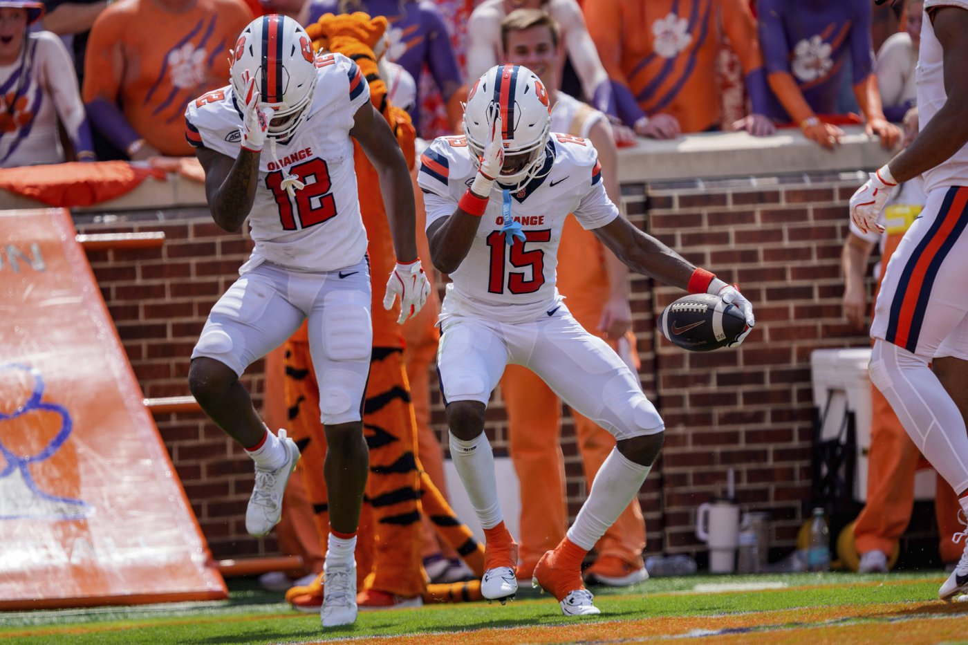 Angeli, Syracuse upset Clemson 34-21; Dabo Swinney off to worst start of his career | iNFOnews.ca