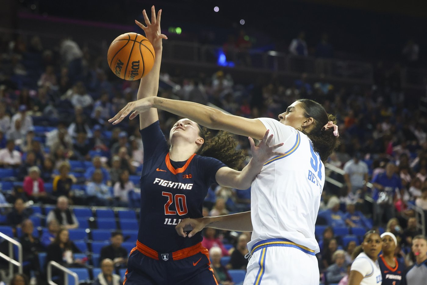 UCLA's Betts scores 22, sets school single-season blocks mark in 70-55 win over No. 25 Illinois | iNFOnews.ca