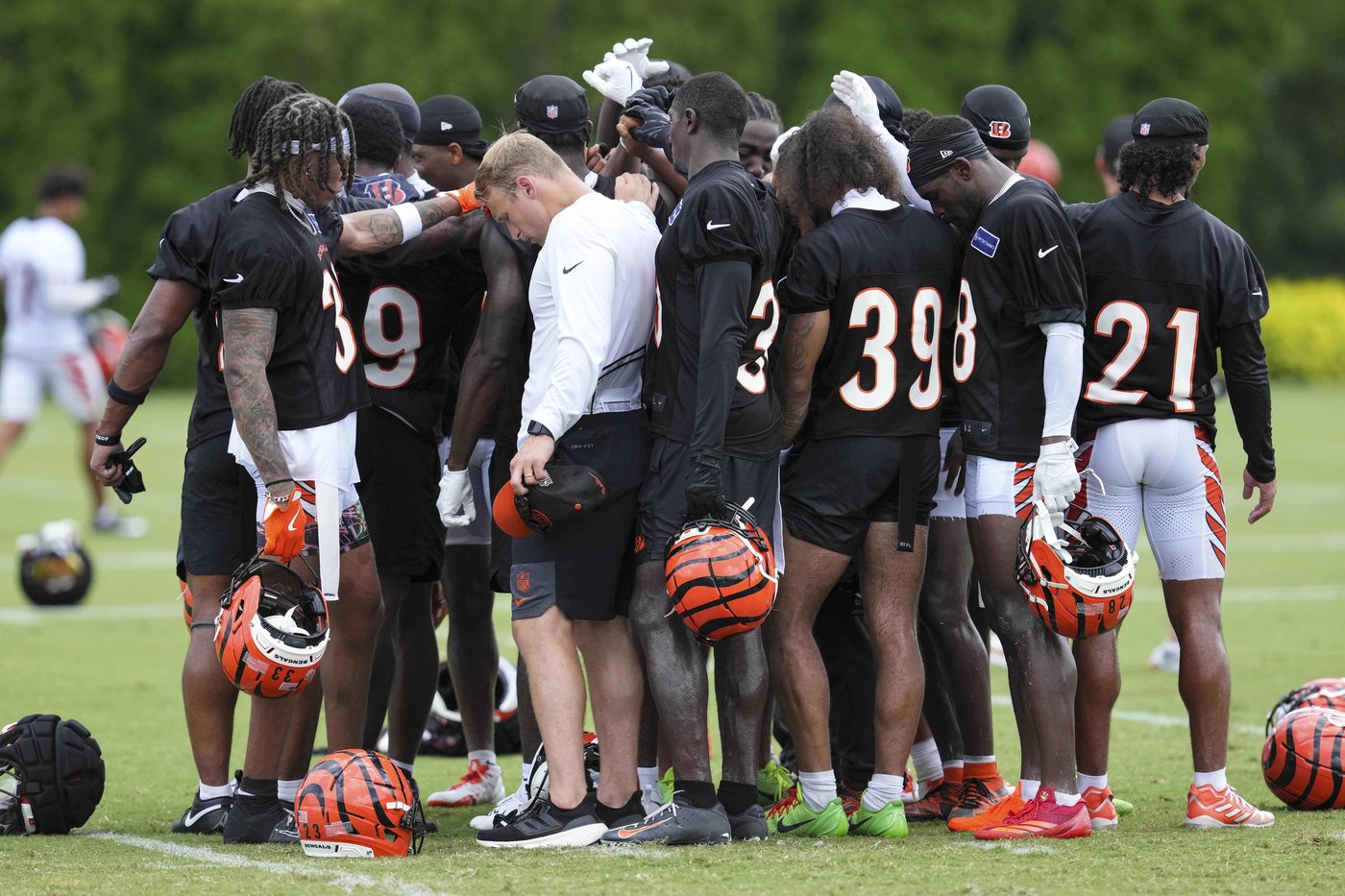 Trey Hendrickson returns to Bengals camp while contract talks continue | iNFOnews.ca