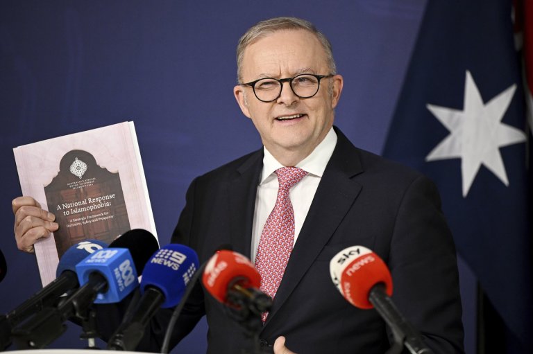 Islamophobic incidents in Australia 'skyrocketed' since Israel-Hamas war, envoy reports | iNFOnews.ca