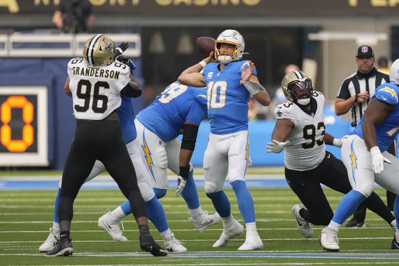 Jameis Winston's 3-TD start gives Browns some belief, momentum heading into matchup with Chargers | iNFOnews.ca Jameis Winston's 3-TD start gives Browns some belief, momentum heading into matchup with Chargers | iNFOnews.ca